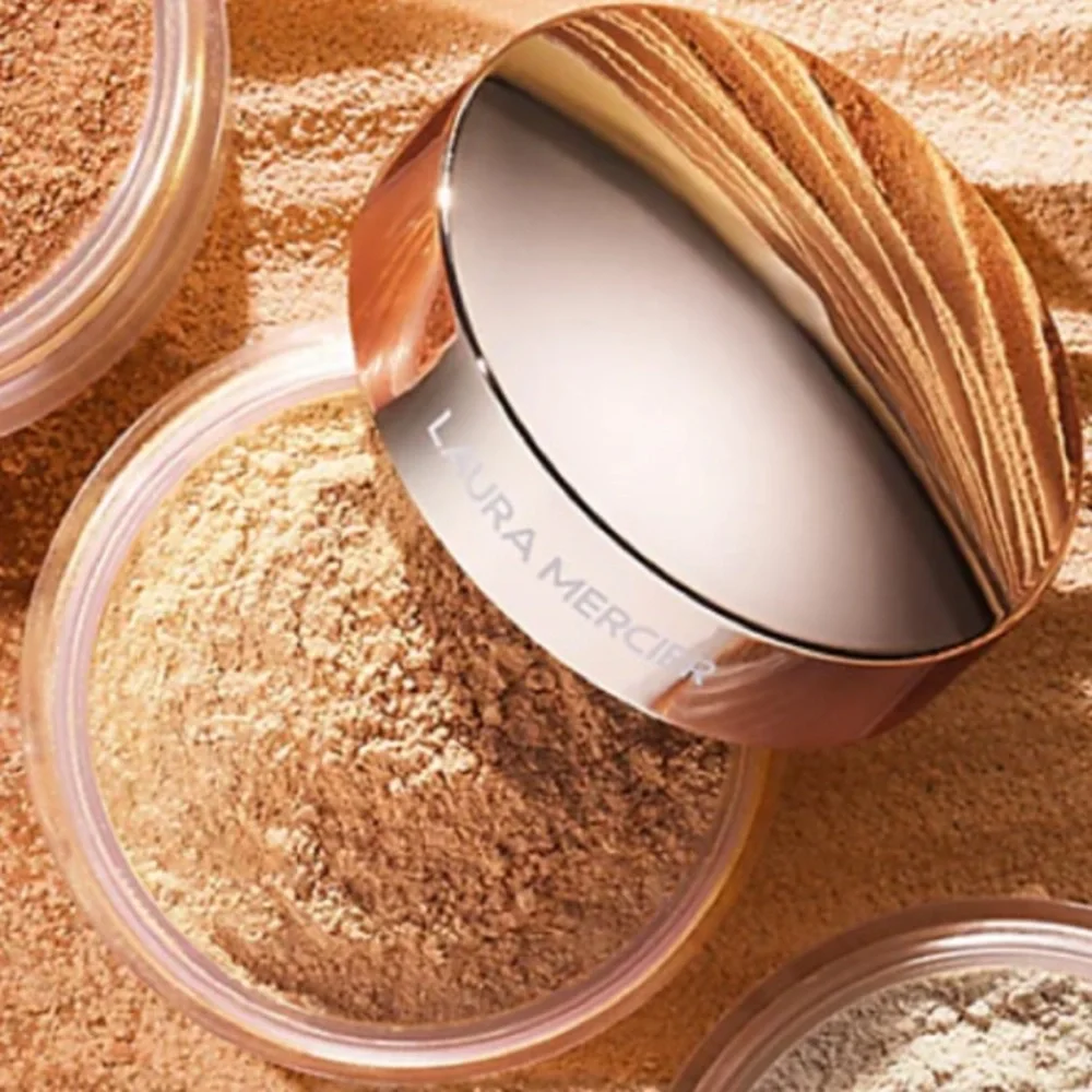 Laura Mercier Translucent Loose Setting Powder Light Catcher